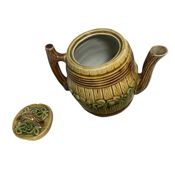 Vtg Majolica Teapot Wooden Barrell Cask Vines 5.25" Tall chipped lid - Picture 9 of 11